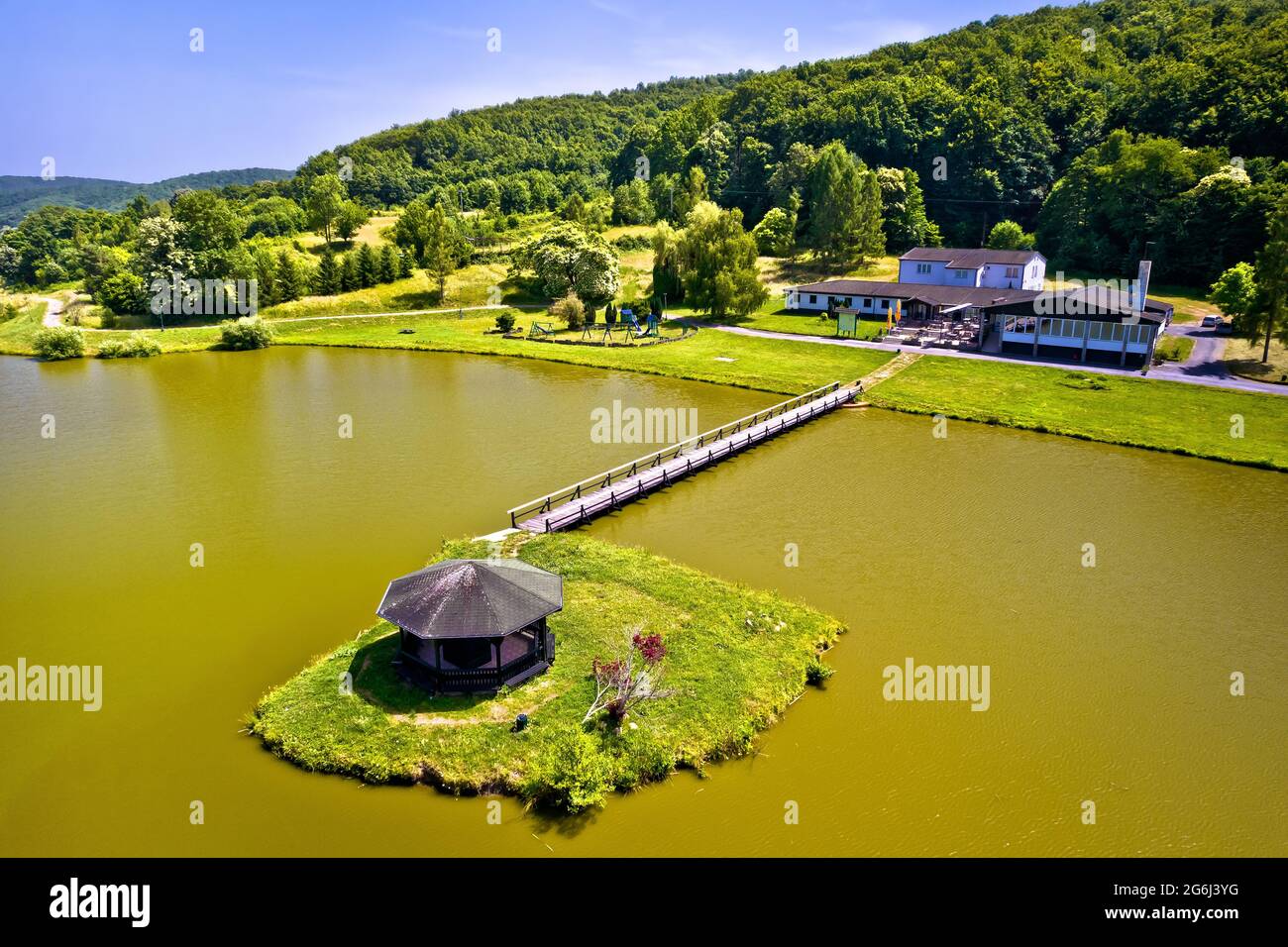 Podgaric See und grüne Landschaft Blick, Moslavina Region von Kroatien Stockfoto