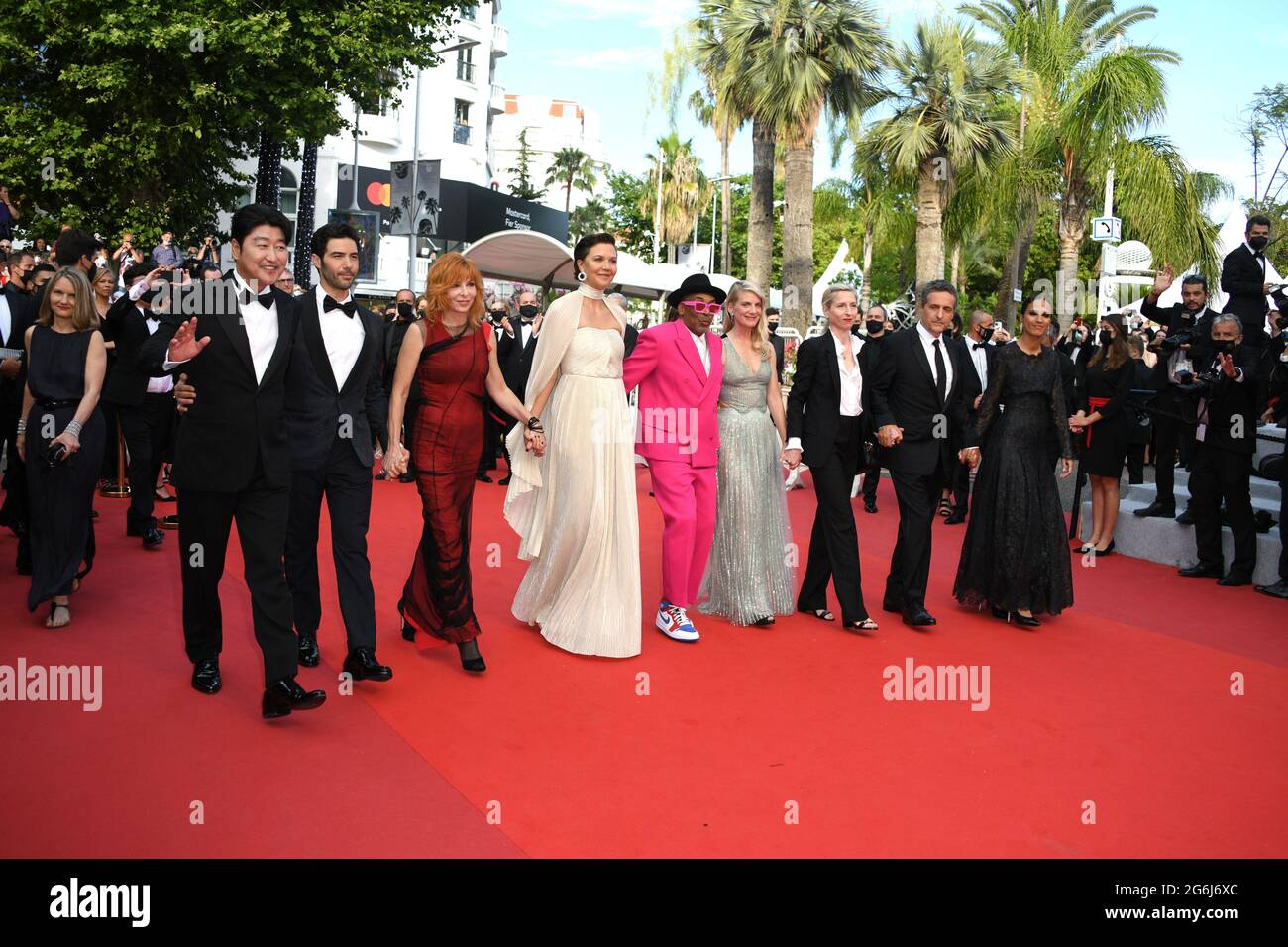 Cannes, Frankreich. Juli 2021. C74th Cannes Film Festival, Red Carpet Annette, Pictured Jury Cannes 2021 Credit: Independent Photo Agency/Alamy Live News Stockfoto