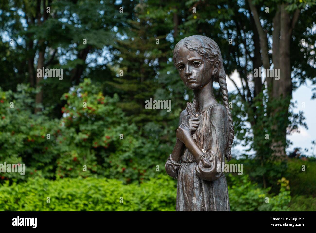 Ein Bild der Statue eines kleinen Mädchens im Holodomor Genozid Museum. Stockfoto