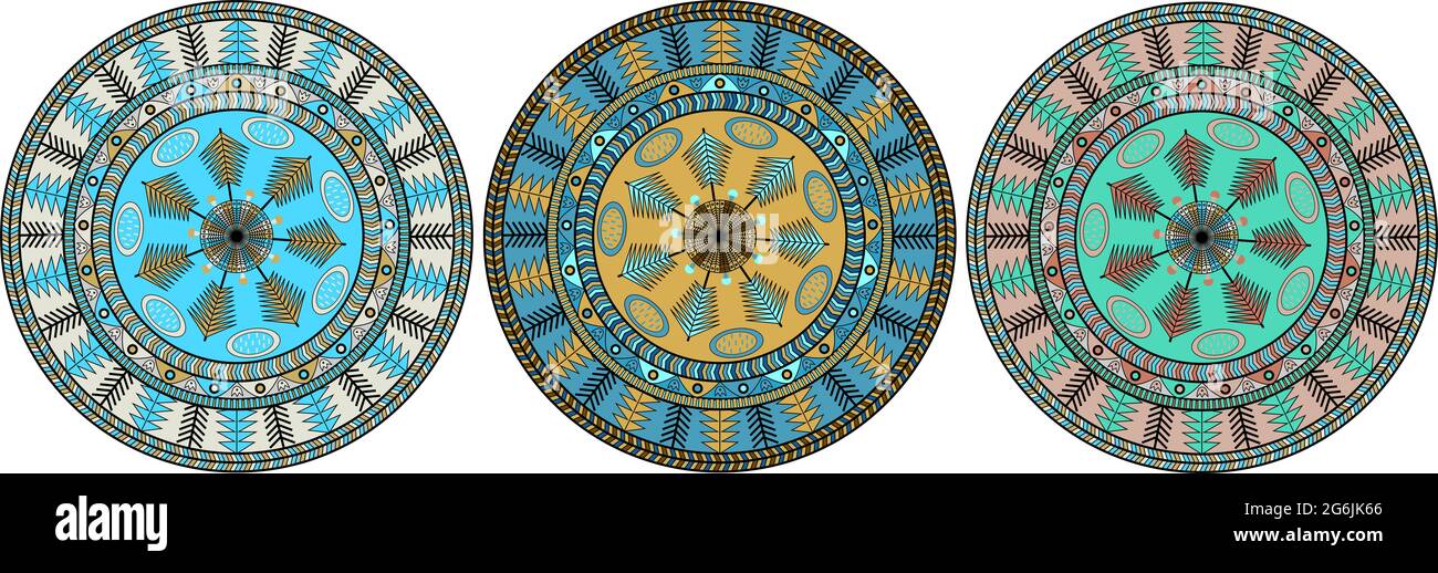 nordische Dekoration im Mandala-Stil mit Tannenbäumen. Ornamentales Rundmuster für Druck, Textil, Grußkarte. Stockfoto