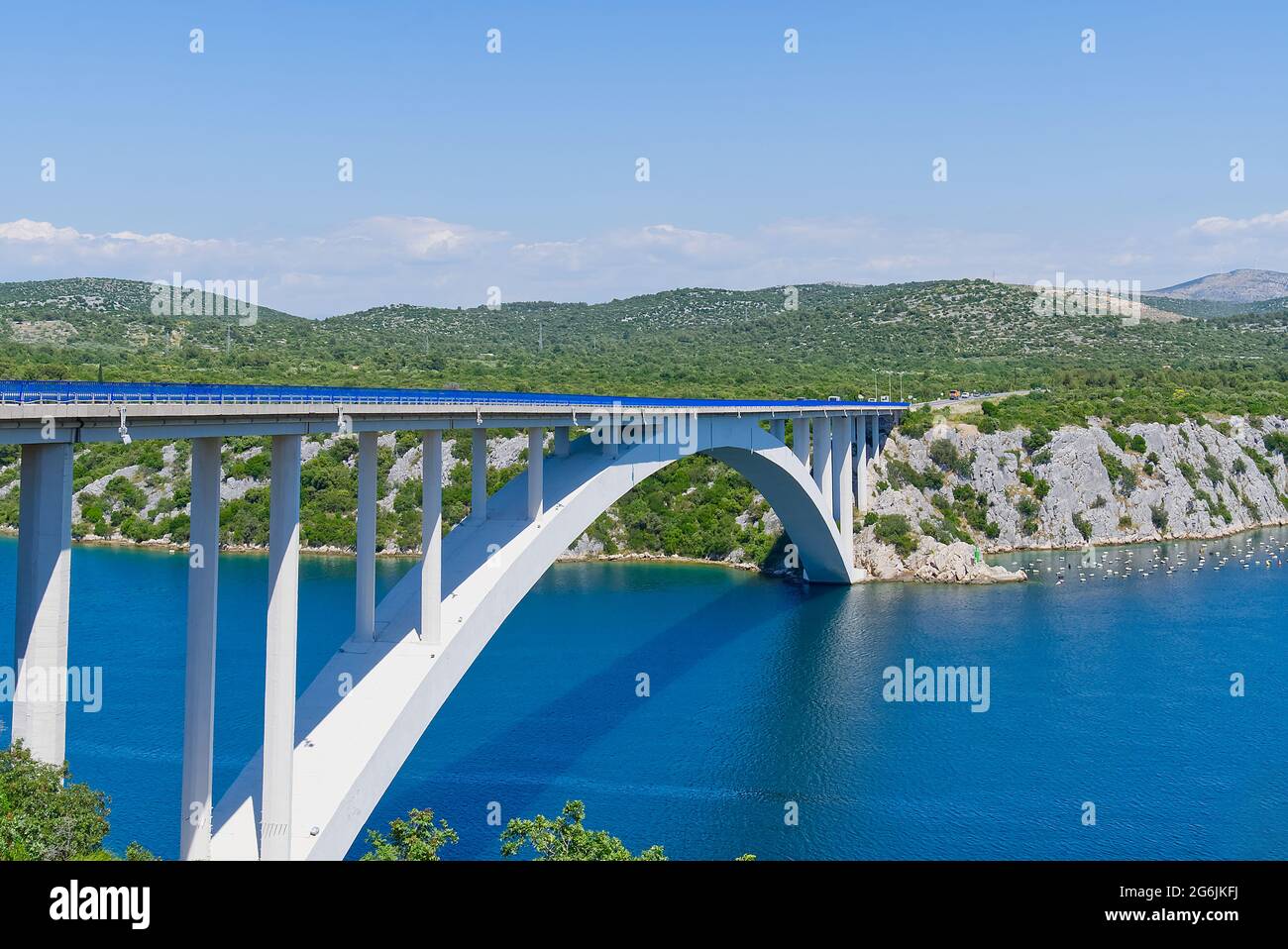 Sibenik Brücke und der Kanal des Flusses Krka im Sommer sonnigen Tag, Kroatien Stockfoto