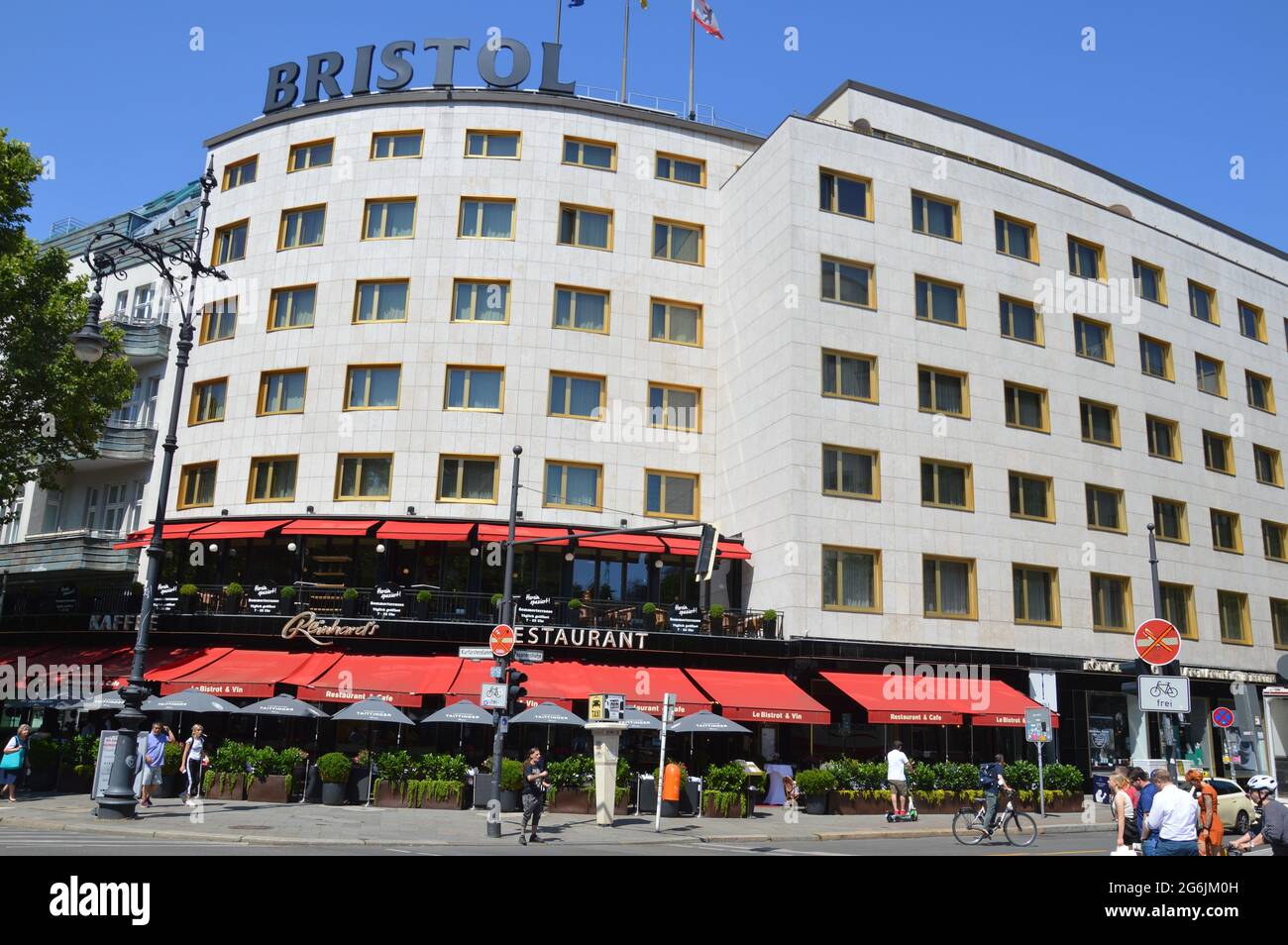 Hotel Bristol Berlin - Kurfürstendamm, Berlin, Deutschland - Juli 6 2021. Stockfoto