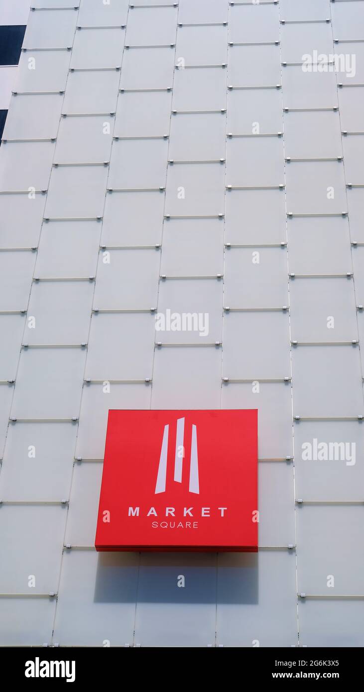 Außenansicht des 111 Market Square, ehemals bekannt als Community Towers; eines renovierten Bürokomplexes in der Innenstadt von San Jose, Kalifornien; Immobilienboom. Stockfoto