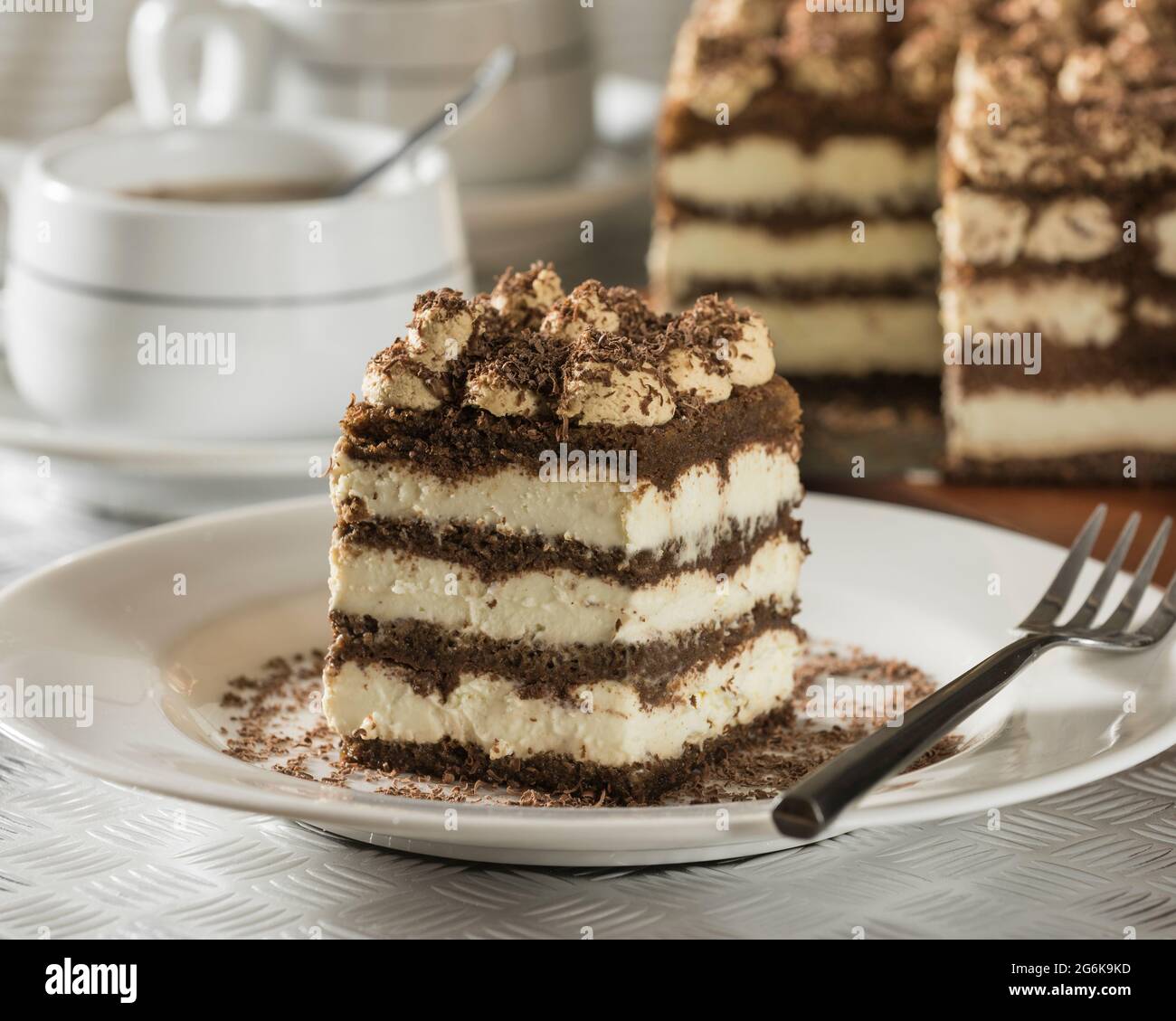 Tiramisu-Kuchen. Torte aus Schokolade und Kaffee. Stockfoto