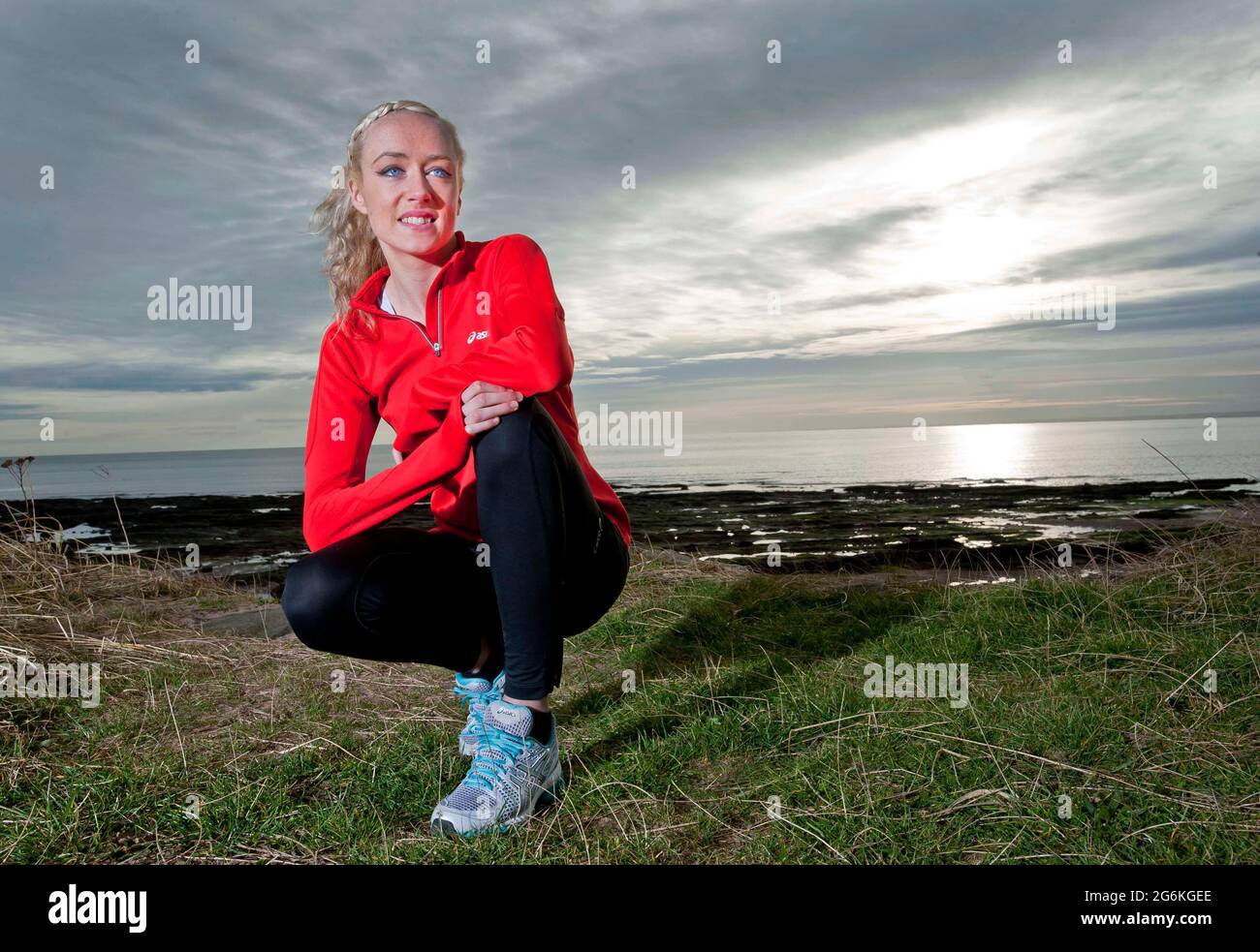 Eilish McColgan Fashion Shooting und Training am Strand von Carnoustie, fotografiert von Alan Peebles Stockfoto