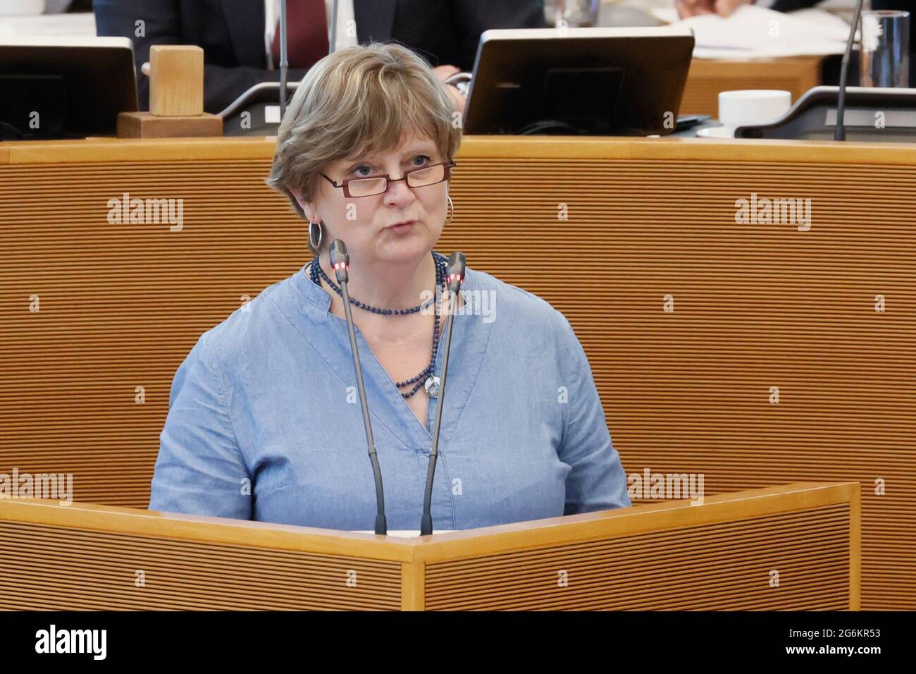 Mr's Sabine Laruelle im Bild während einer Plenarsitzung des wallonischen Parlaments in Namur, Mittwoch, 07. Juli 2021. BELGA FOTO BRUNO FAHY Stockfoto