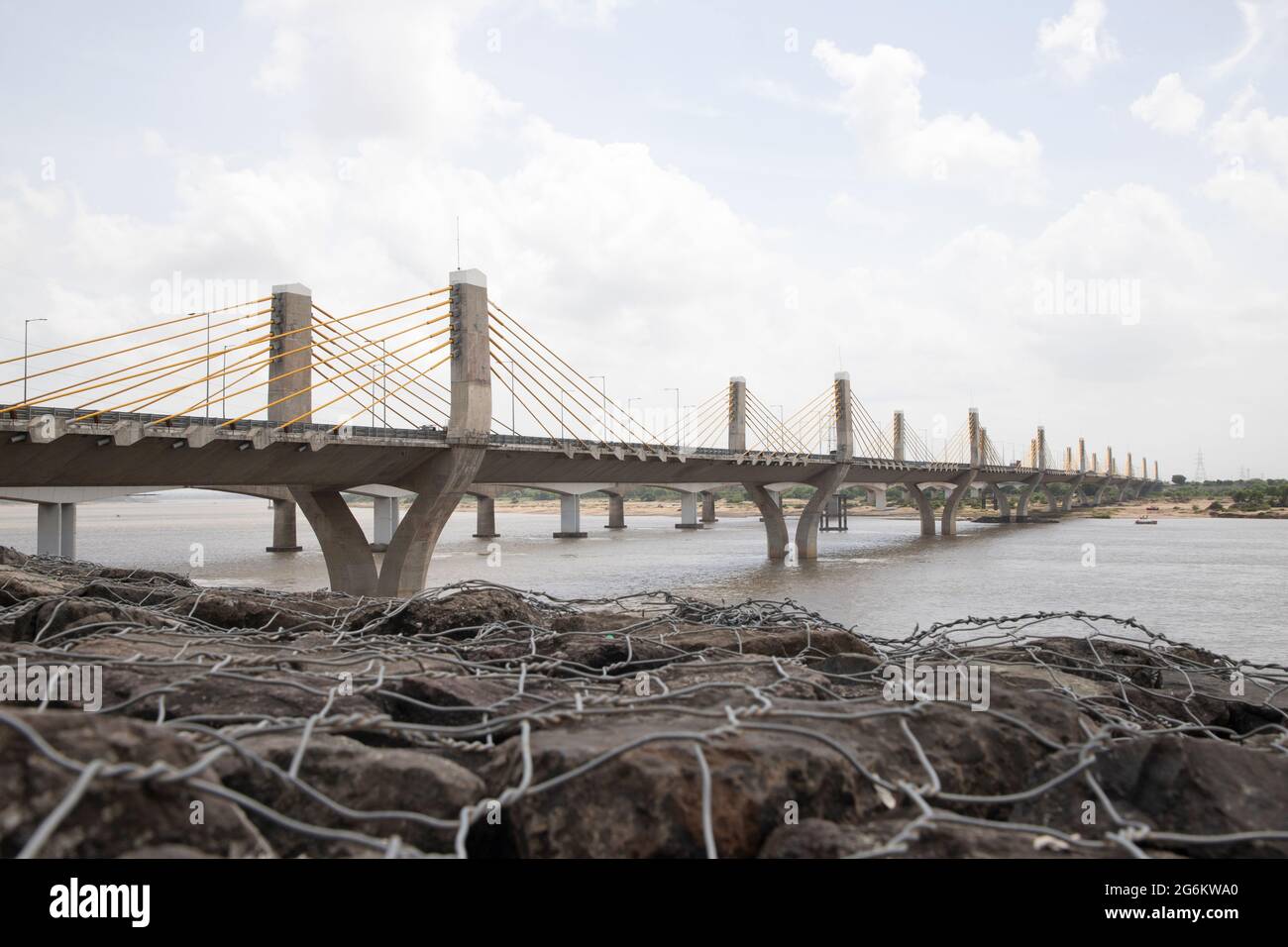 Indiens längste Kabelbrücke in Bharuch wurde von Premierminister Narendra Modi, einer 1.4 km langen Brücke, Gujarat, Indien, eingeweiht Stockfoto