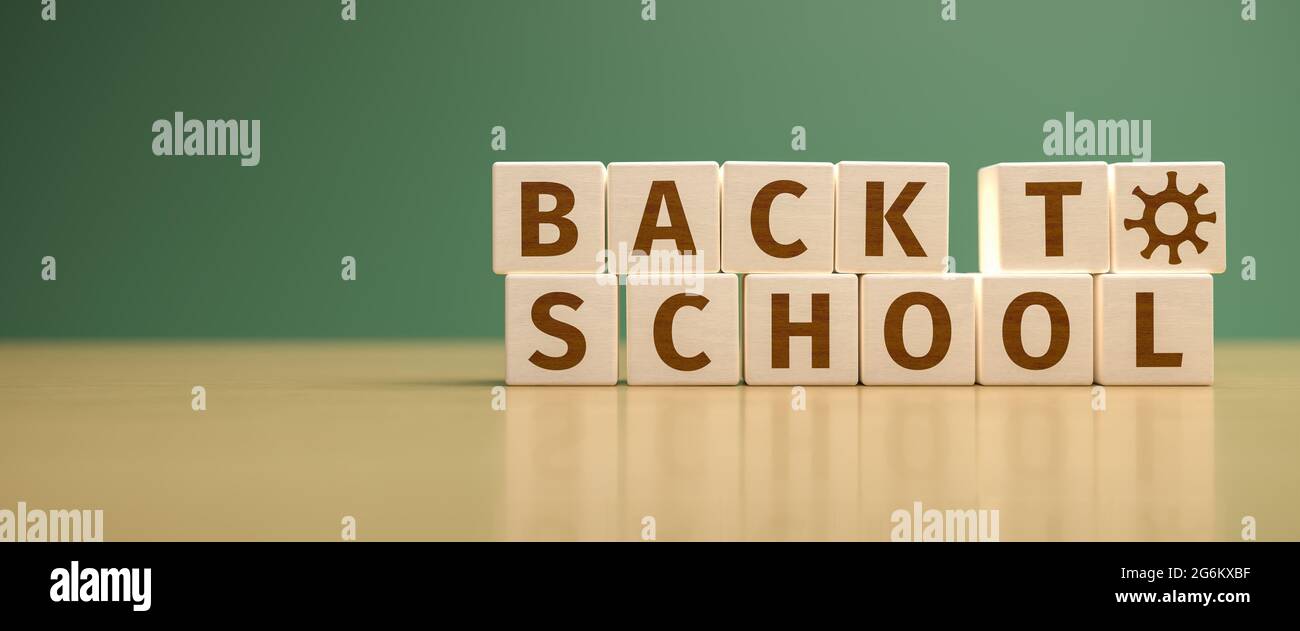 Gestapelte Holzspielzeugblöcke bilden die Worte „Back to School“. Die Schulen werden nach den Sommerferien wieder eröffnet, und das Corona-Virus ist immer noch in der Nähe. Ein O re Stockfoto