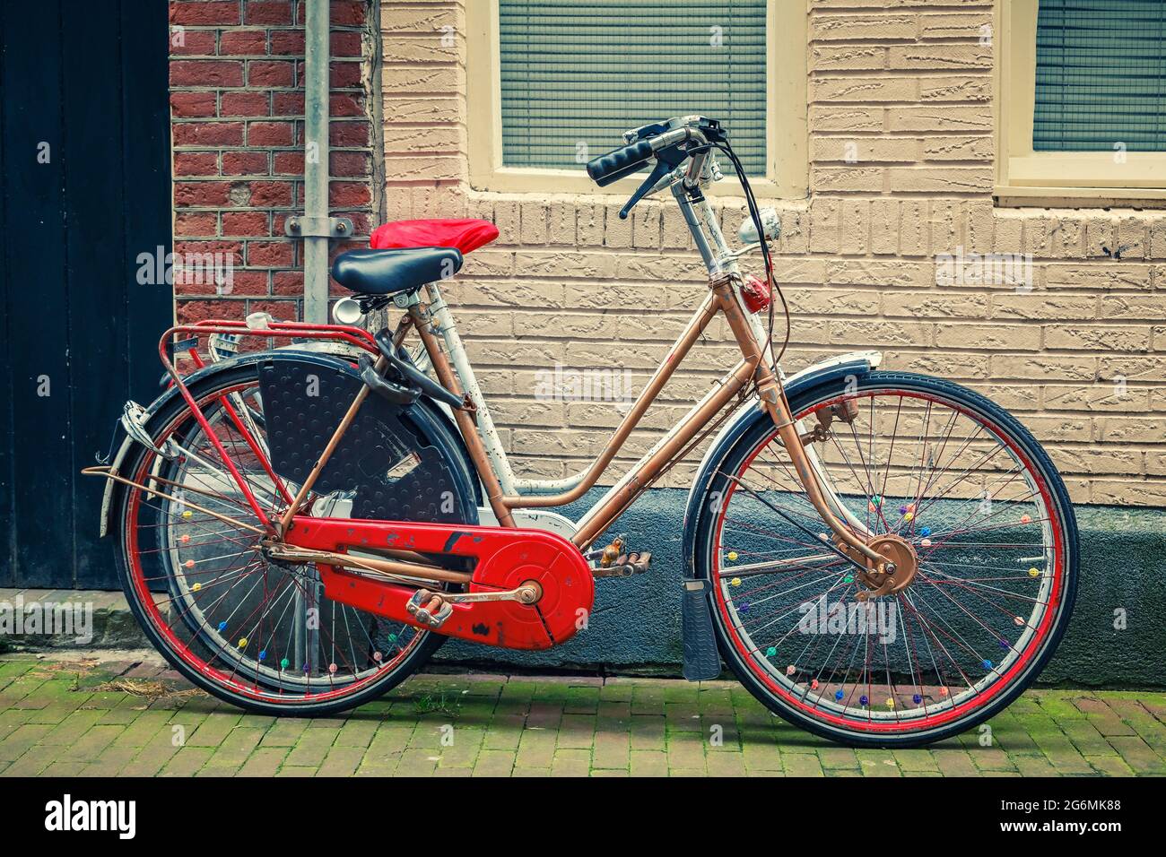 Retro-Stil Fahrräder in Amsterdam, Niederlande Stockfoto