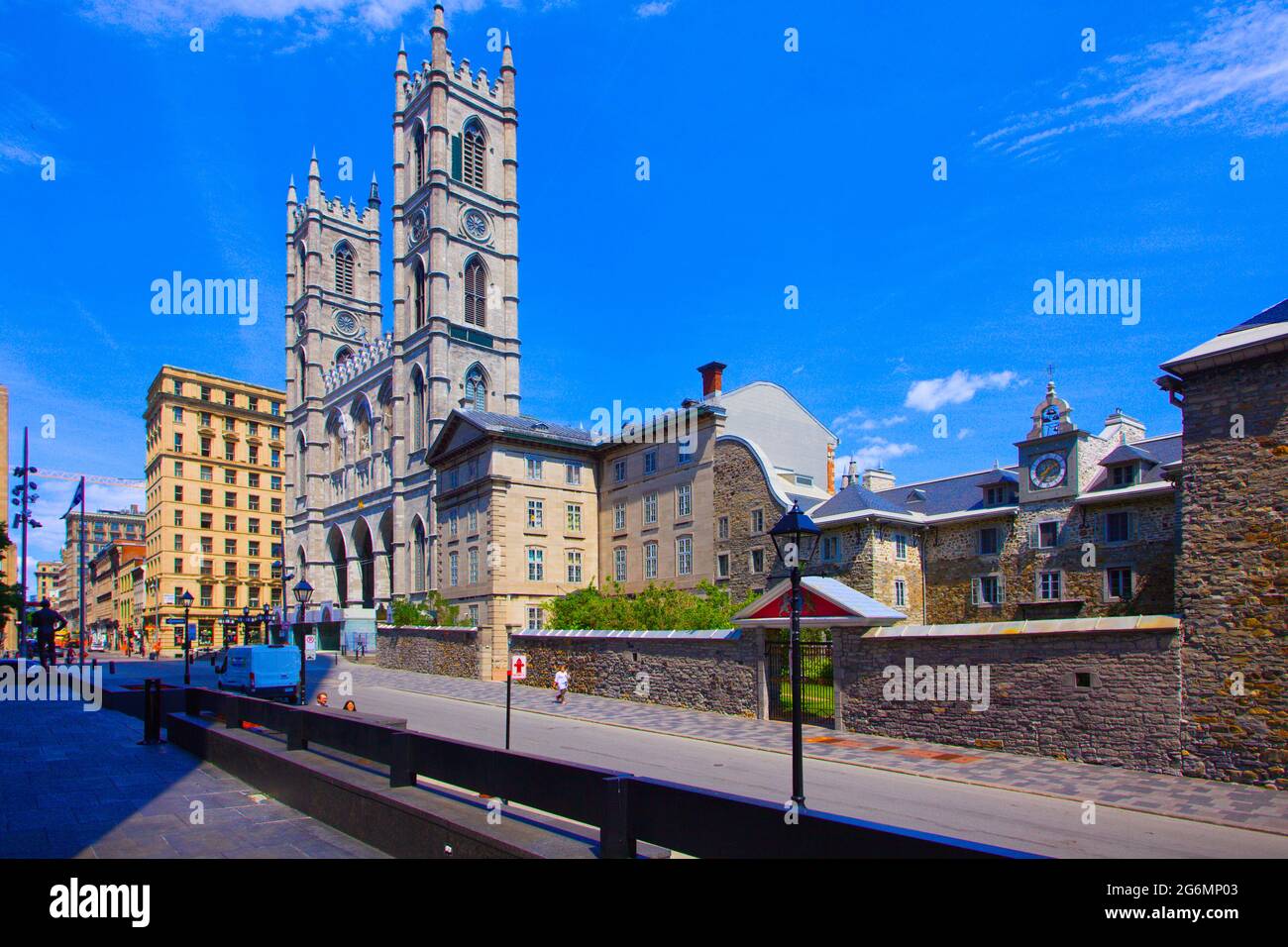 Basilika st sulpice Fotos und Bildmaterial in hoher Auflösung Alamy