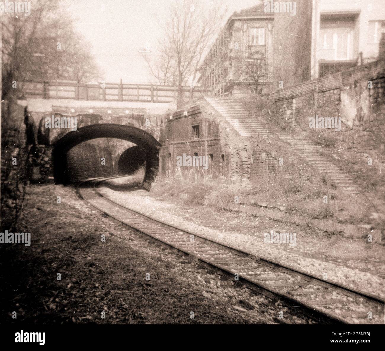 Wien, Vorortelinie (S45) 1979 vor der Sanierung, Station Unterdöbling Stockfoto