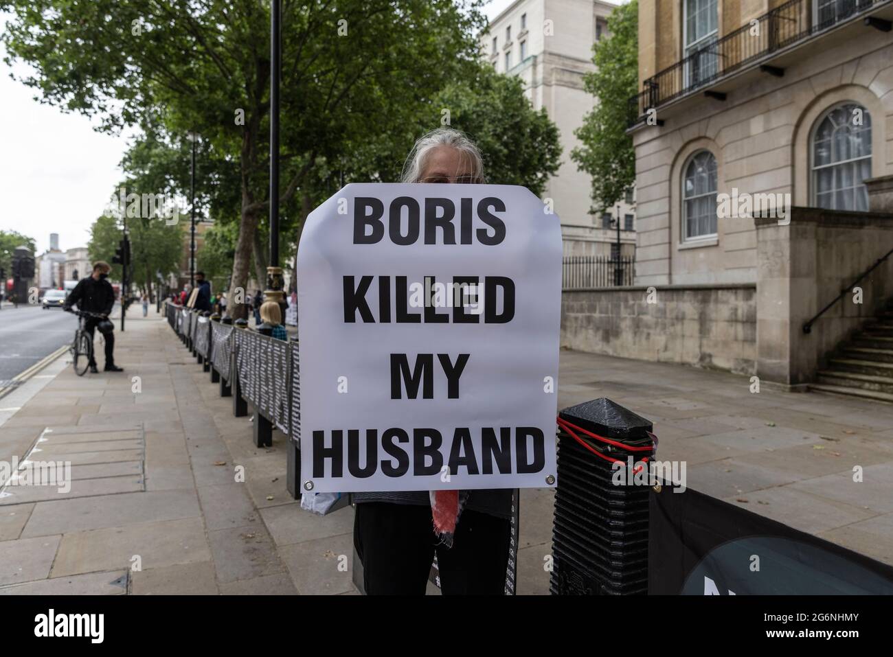 Protest vor der Downing Street für COVID 19-Opfer, Whitehall, London, England, Großbritannien Stockfoto