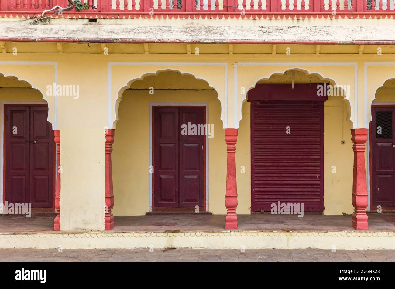 Bunte Bögen am Stadtpalast von Jaipur, Indien Stockfoto