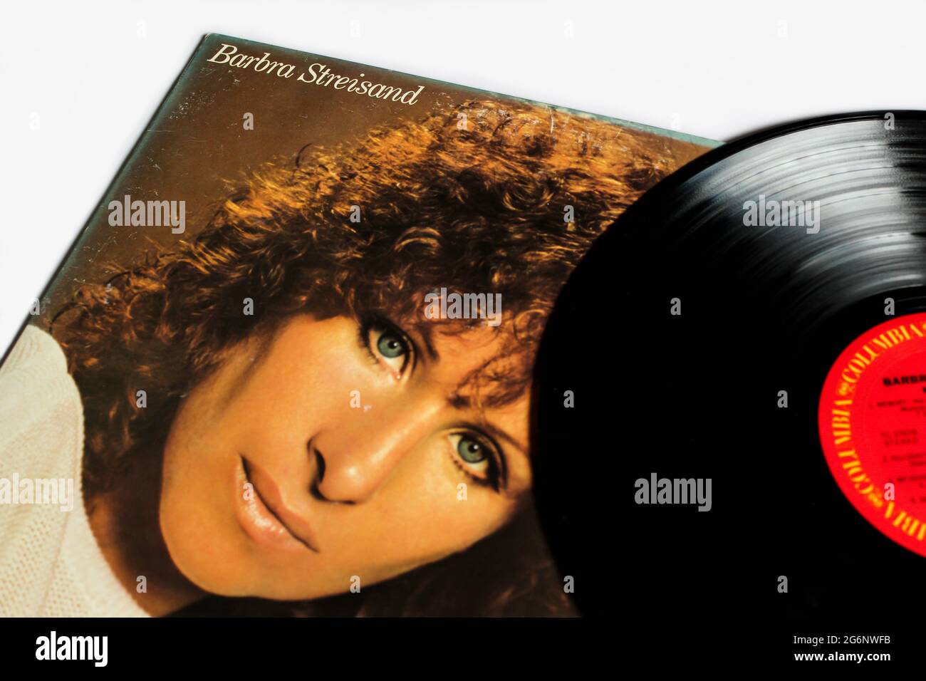 Pop-Künstlerin, Barbra Streisand-Musikalbum auf Vinyl-Schallplatte. Titel: Album-Cover von Memories Stockfoto