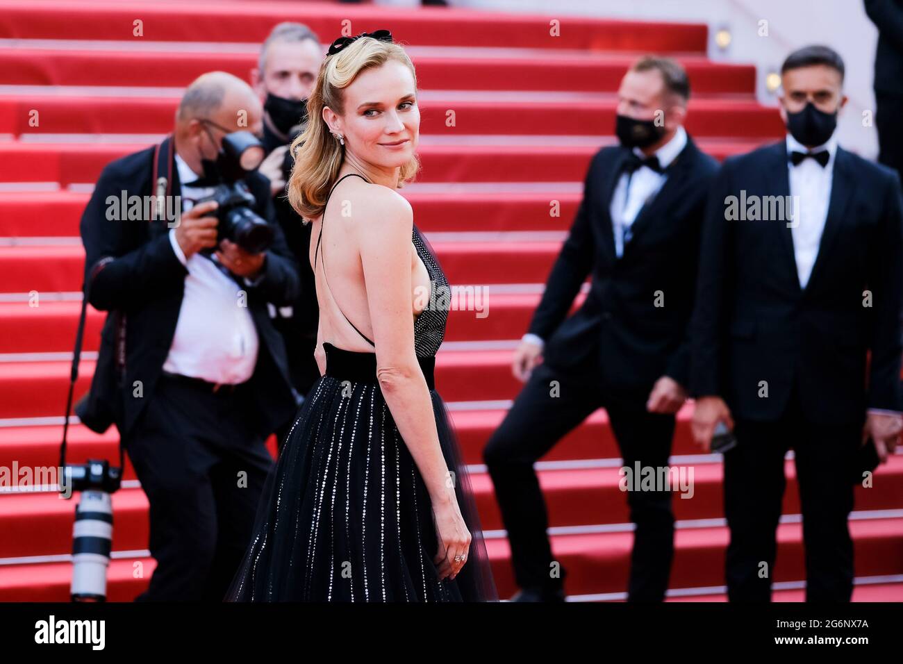 Cannes, Frankreich, 7. Juli 2021. Palais des Festivals, Cannes, Frankreich. Juli 2021. Diane Kruger posiert auf dem Roten Teppich für TOUT S'EST BIEN PASSE - alles lief gut. xx Details xx. Bild nach Kredit: Julie Edwards/Alamy Live News Stockfoto