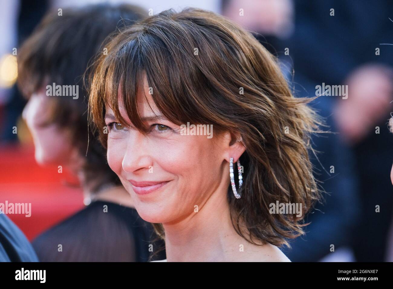 Cannes, Frankreich, 7. Juli 2021. Palais des Festivals, Cannes, Frankreich. Juli 2021. Sophie Marceau posiert auf dem Roten Teppich für TOUT S'EST BIEN PASSE - Everything Won Fine. xx Details xx. Bild nach Kredit: Julie Edwards/Alamy Live News Stockfoto