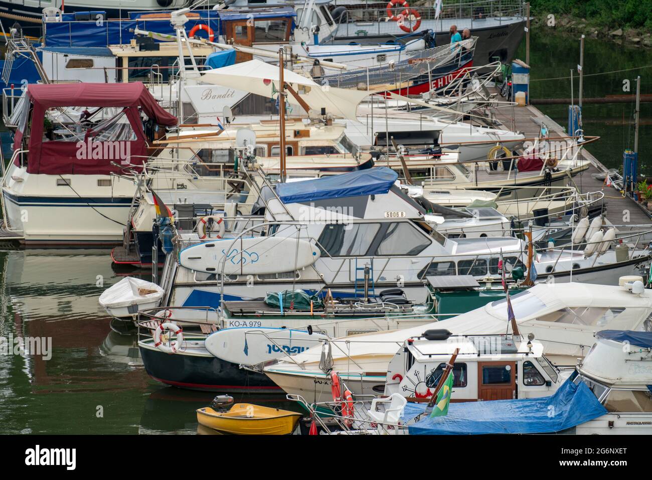 Ruhrorter-Yacht-Club e.V. Marina, im ehemaligen Eisenbahnbecken, am Rhein, in Duisburg-Ruhrort, NRW, Deutschland. Stockfoto