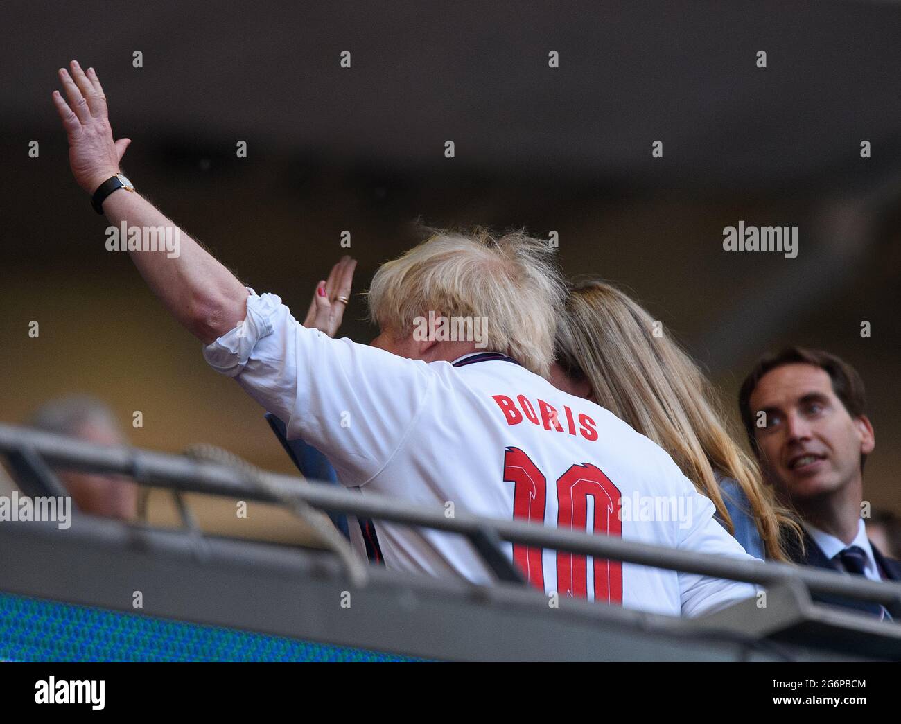 London, Großbritannien. 07. Juli 2021 - England gegen Dänemark - UEFA Euro 2020 Halbfinale - Wembley - der Londoner Premierminister Boris Johnson und seine Frau Carrie Johnson ( Symonds) vor dem UEFA Euro 2020 Halbfinalspiel im Wembley Stadium, London. Bildnachweis : © Mark Pain / Alamy Live News Stockfoto