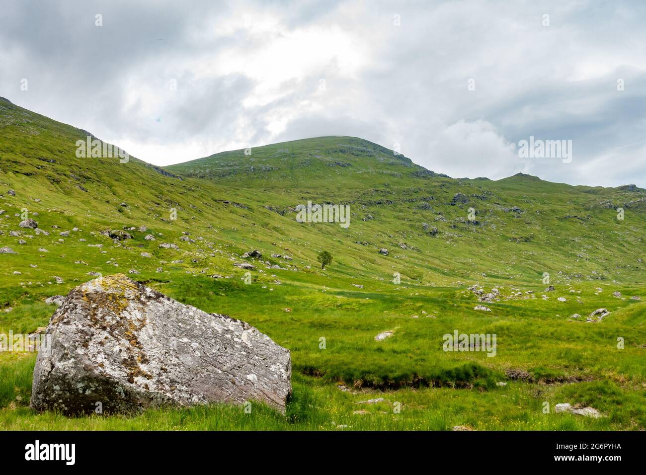Der Munro Berg von Ben More in der Nähe von Crianlarich, Schottland, von Benmore Glen aus gesehen Stockfoto