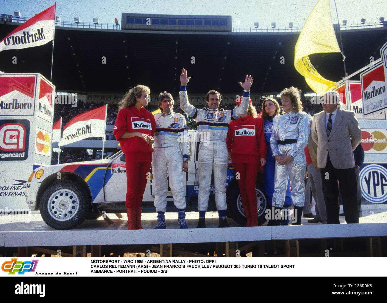 MOTORSPORT - WRC 1985 - ARGENTINIEN RALLYE - FOTO: DPPI CARLOS REUTEMANN (ARG) - JEAN FRANCOIS FAUCHILLE / PEUGEOT 205 TURBO 16 TALBOT SPORT - AMBIENTE - PORTRAIT - PODIUM - 3. # 00000353 049 Stockfoto