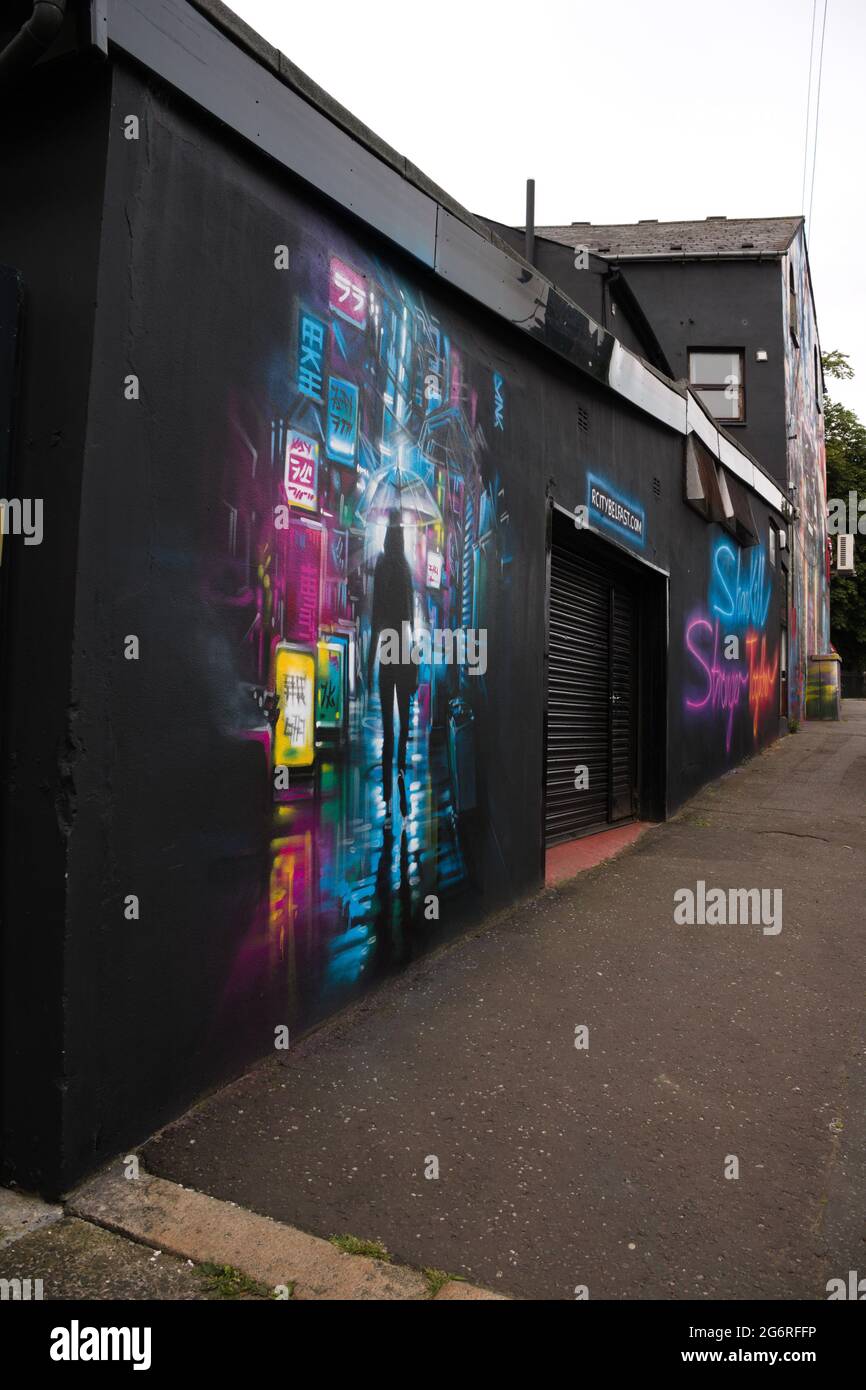 Wandgemälde von Dan Kitchener in der Enfield Street, Belfast 2021 Stockfoto