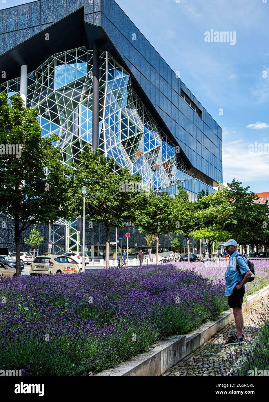 Axel Springer Neubau. Neues Hochhaus der Oma Architekten Rem Koolhaas & Chris van Duijn, Zimmerstraße 50, Berlin, Deutschland. Moderne Architektur Stockfoto