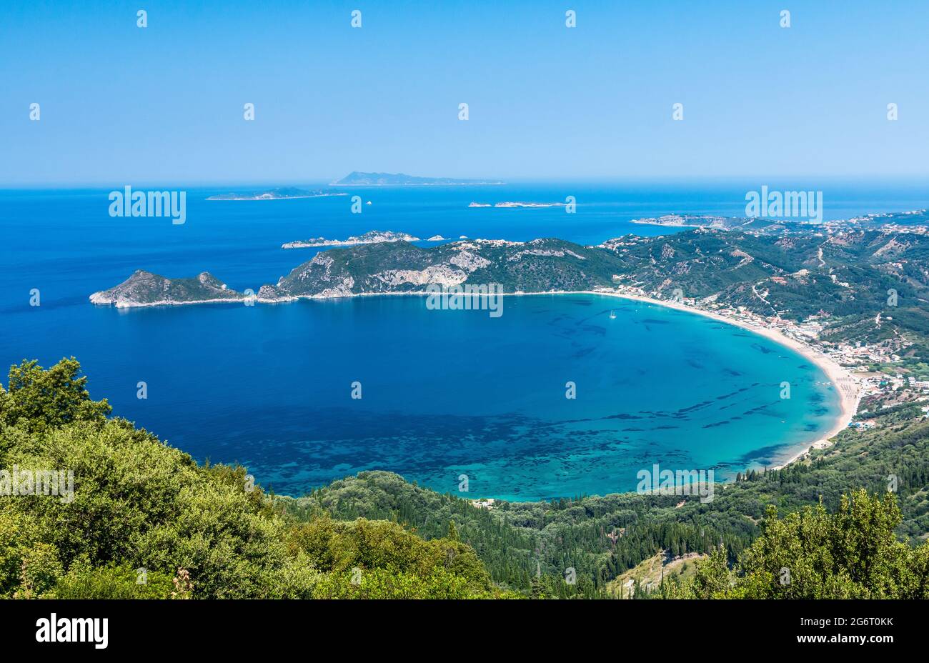 Korfu, Griechenland. Panoramablick auf die Bucht von Agios Georgios. Stockfoto
