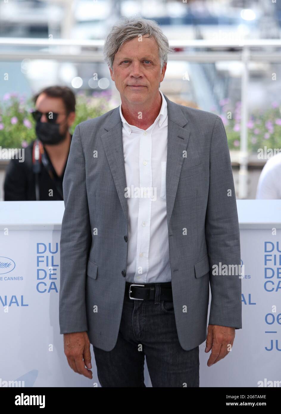 Cannes, Frankreich. Juli 2021. Todd Haynes kommt am Donnerstag, den 8. Juli 2021, zu einer Fotozelle für den Film „The Velvet Underground“ während der 74. Internationalen Filmfestspiele von Cannes in Cannes, Frankreich. Foto von David Silpa/UPI Credit: UPI/Alamy Live News Stockfoto