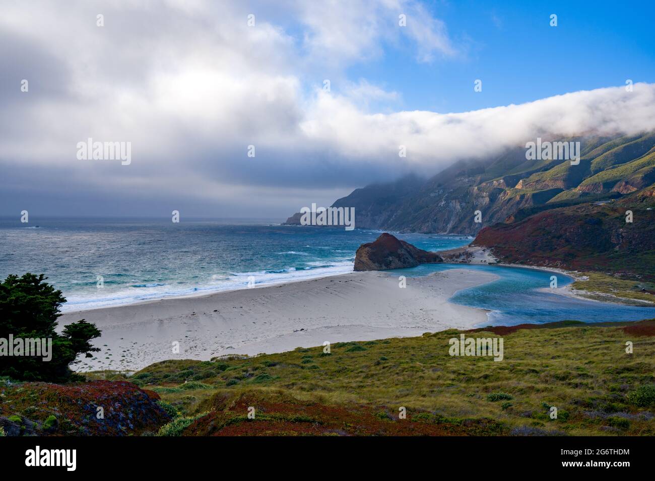 Kalifornische Küste in der Nähe der Bixby Creek Bridge Stockfoto