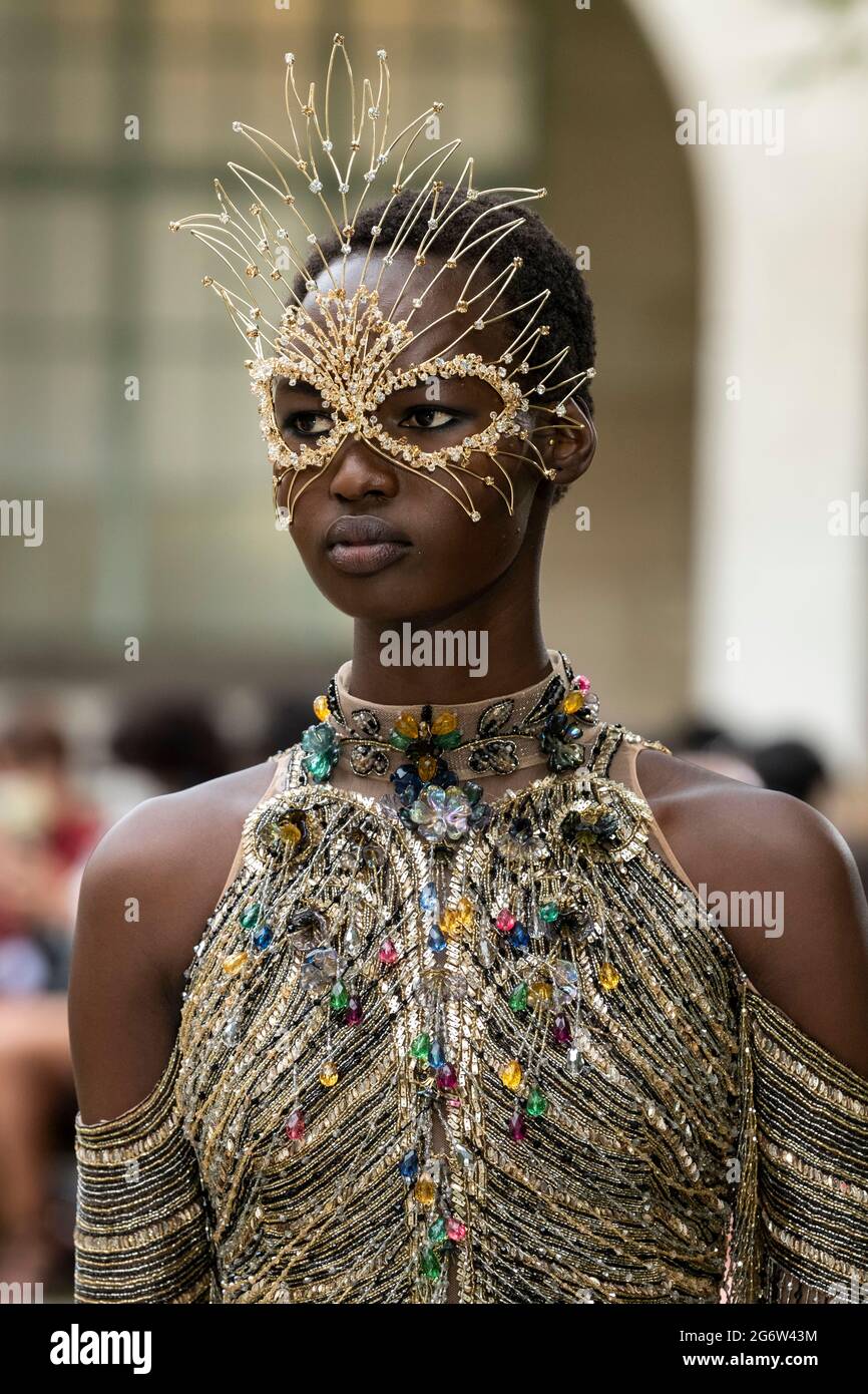 ZUHAIR MURAD Haute Couture Herbst Winter 202122 Landebahn Paris