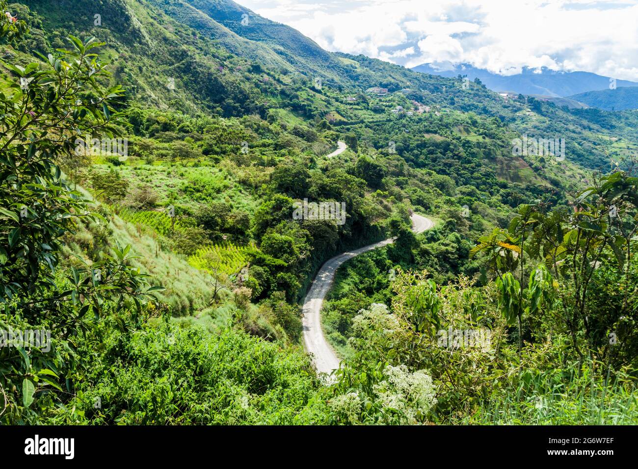 Straße in der Nähe von Coroico in den Yungas Bergen, Bolivien Stockfoto