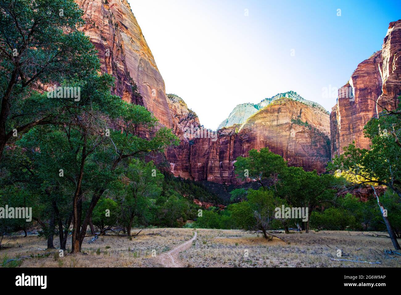 Brücke ins Nirgendwo Stockfoto