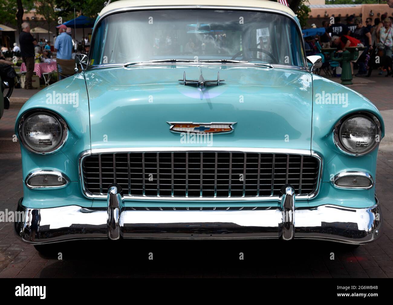 Ein Chevrolet Kombi aus dem Jahr 1956, der auf einer Oldtimer-Ausstellung vom 4. Juli in Santa Fe, New Mexico, ausgestellt wurde. Stockfoto