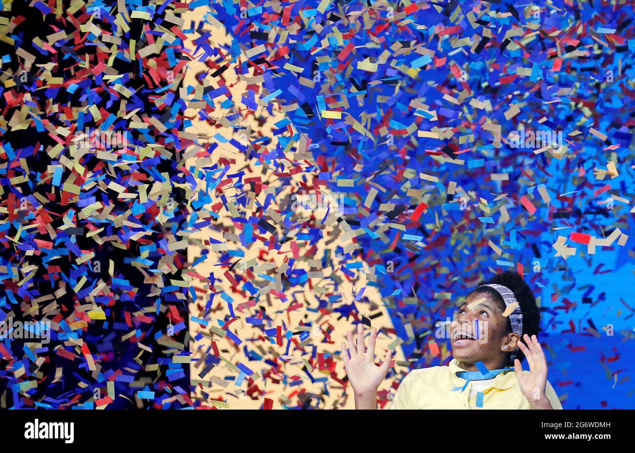 Zaila Avantgarde, 14, aus New Orleans, Louisiana, gewinnt die Scripps National Spelling Bee Finals 2021 im ESPN Wide World of Sports Complex im Walt Disney World Resort in Lake Buena Vista, Florida, USA, 8. Juli 2021. REUTERS/Joe Skipper Stockfoto