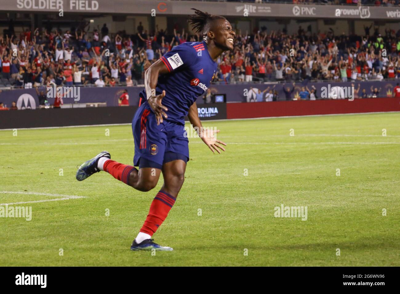 Chicago Fire Forward Chinonso Offor (9) feiert, nachdem er ein Tor während eines MLS-Spiels gegen den Orlando City SC im Soldier Field am Mittwoch, Ju, erzielt hat Stockfoto