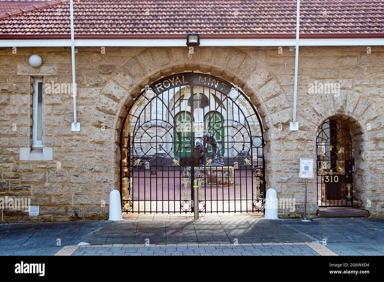 Eingangstor zur Perth Royal Mint Stockfoto