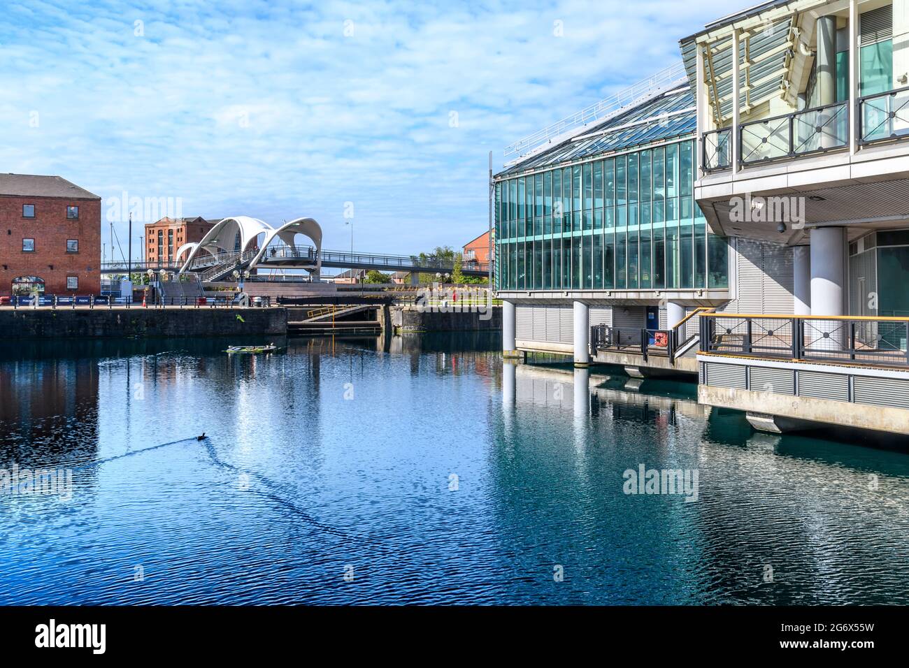 Princes Quay Einkaufszentrum in der Nähe der Marina in Hull. Das Zentrum ist auf Stelzen über dem Prince's Dock gebaut, nach dem es benannt ist. Es wurde 1991 eröffnet. Stockfoto
