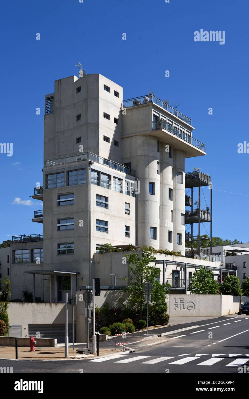 Umbau von Silo oder Gebäudeumbau von Industriesilo aus Beton in Luxus-Apartments Aix-en-Provence Frankreich Stockfoto