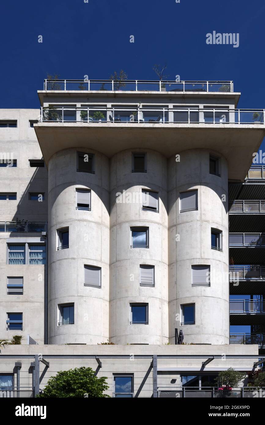 Umbau von Silo oder Gebäudeumbau von Industriesilo aus Beton in Luxus-Apartments Aix-en-Provence Frankreich Stockfoto