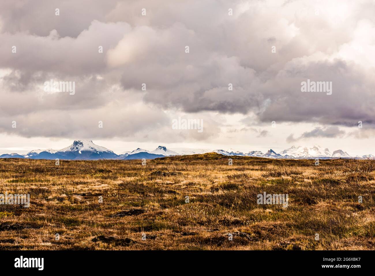 Panorama der verschneiten Berge bei Gullfoss, Island Stockfoto