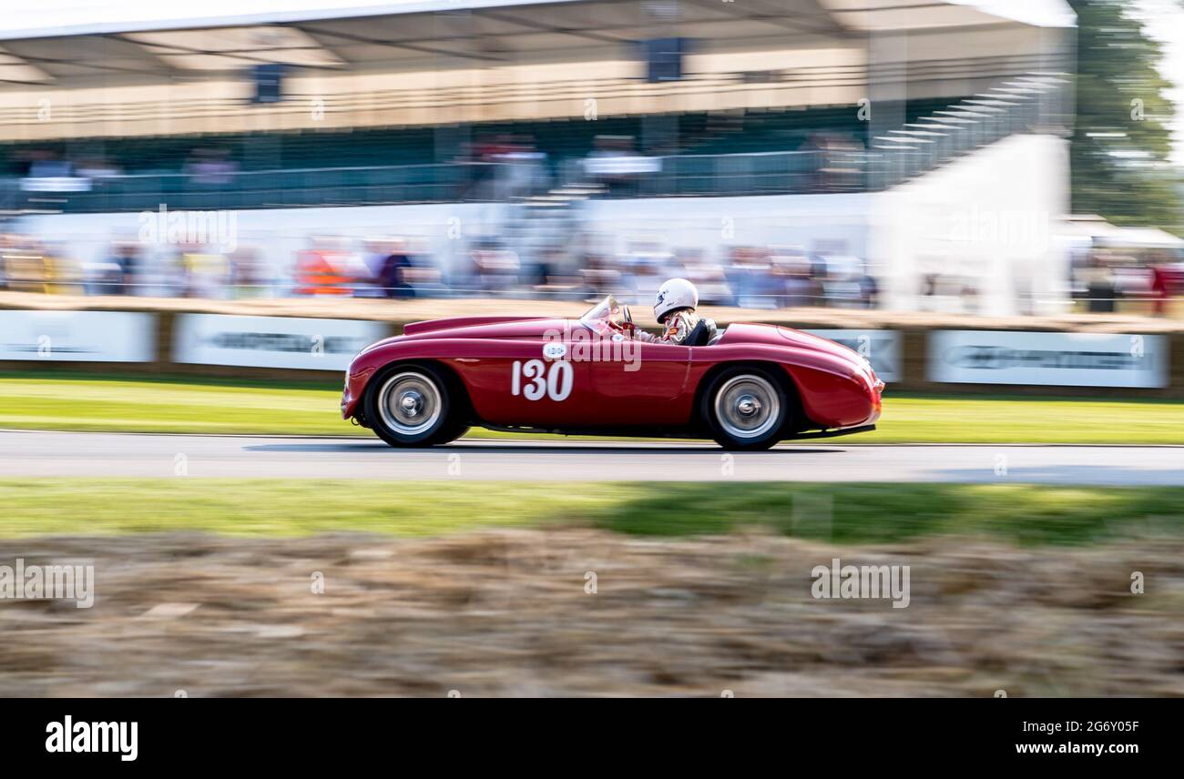 Sussex, Großbritannien. Juli 2021. Goodwood House, West Sussex, Großbritannien. Juli 2021. 1950 Ferrari 166 MM Barchetta am 9. Juli 2021 von Mason-Styrron, Mr & Mrs, gefahren von Mason-Styrron, Sally Goodwood Festival of Speed im Goodwood House, West Sussex. Foto von Phil Hutchinson. Nur zur redaktionellen Verwendung, Lizenz für kommerzielle Nutzung erforderlich. Keine Verwendung bei Wetten, Spielen oder Veröffentlichungen einzelner Clubs/Vereine/Spieler. Kredit: UK Sports Pics Ltd/Alamy Live Nachrichten Stockfoto