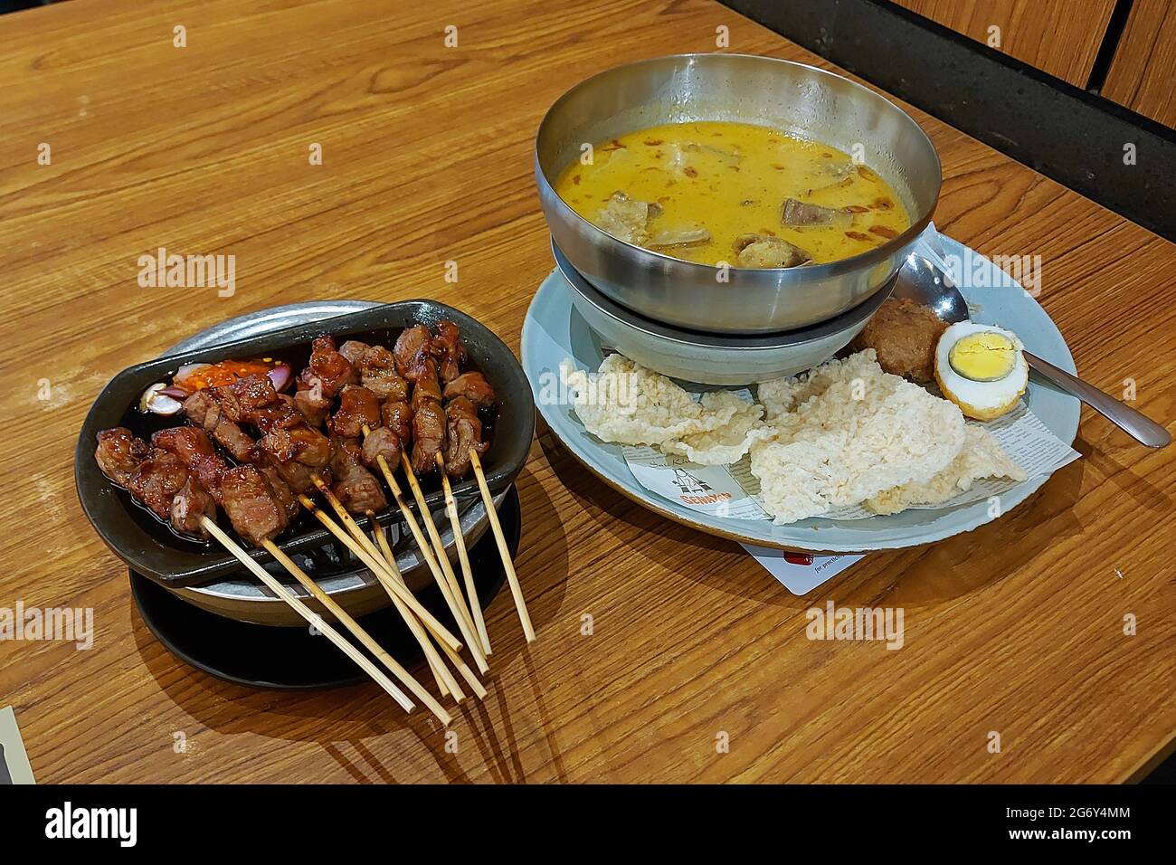 Lamb Satay und Lamb Curry in Jakarta, Indonesien Stockfoto