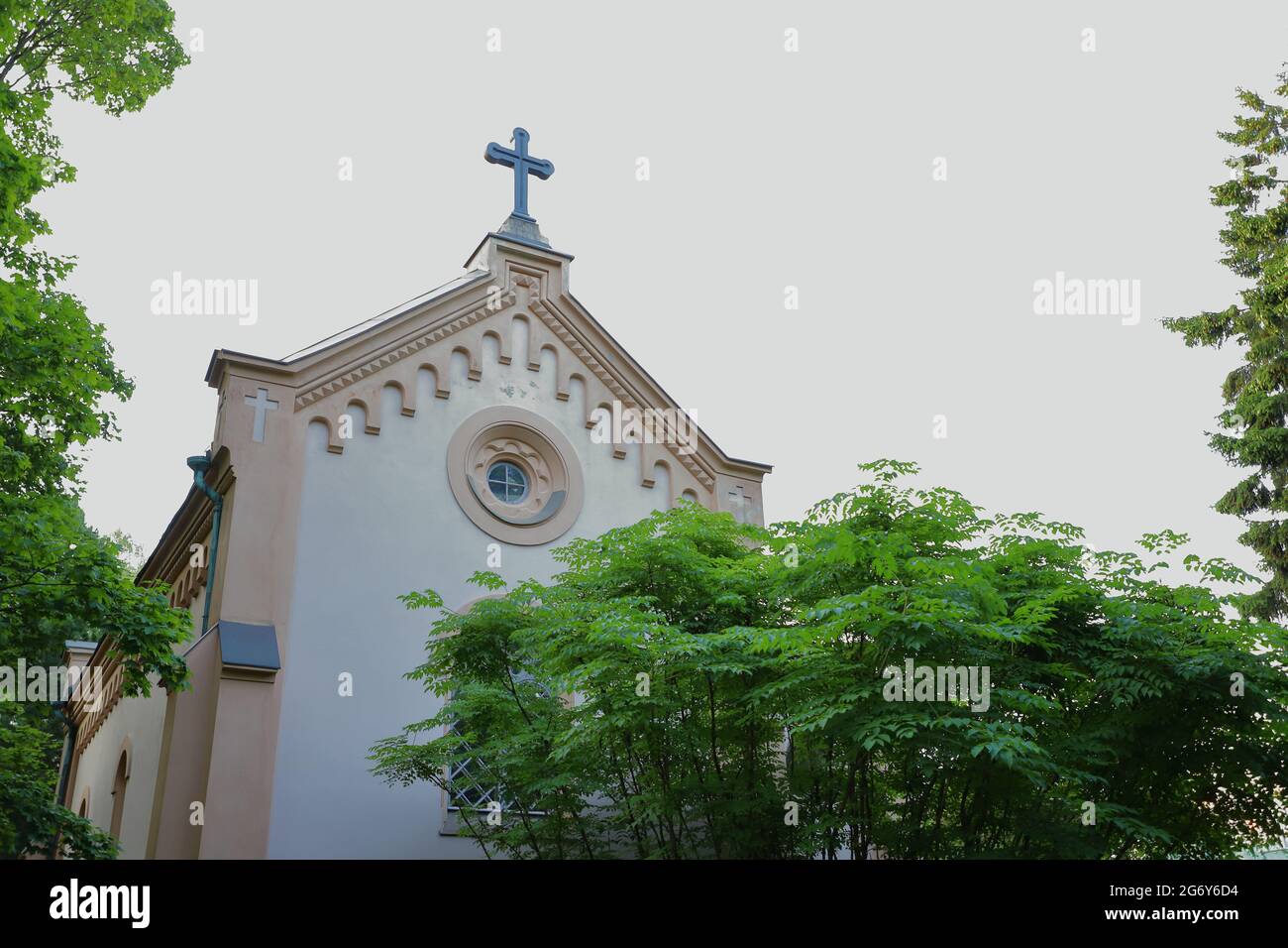 Begräbniskapelle auf dem Friedhof von Hietaniemi. Stockfoto