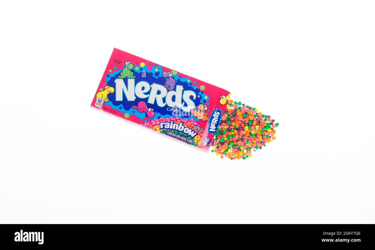Öffnen Sie die Schachtel mit Süßigkeiten aus Nerds Stockfoto