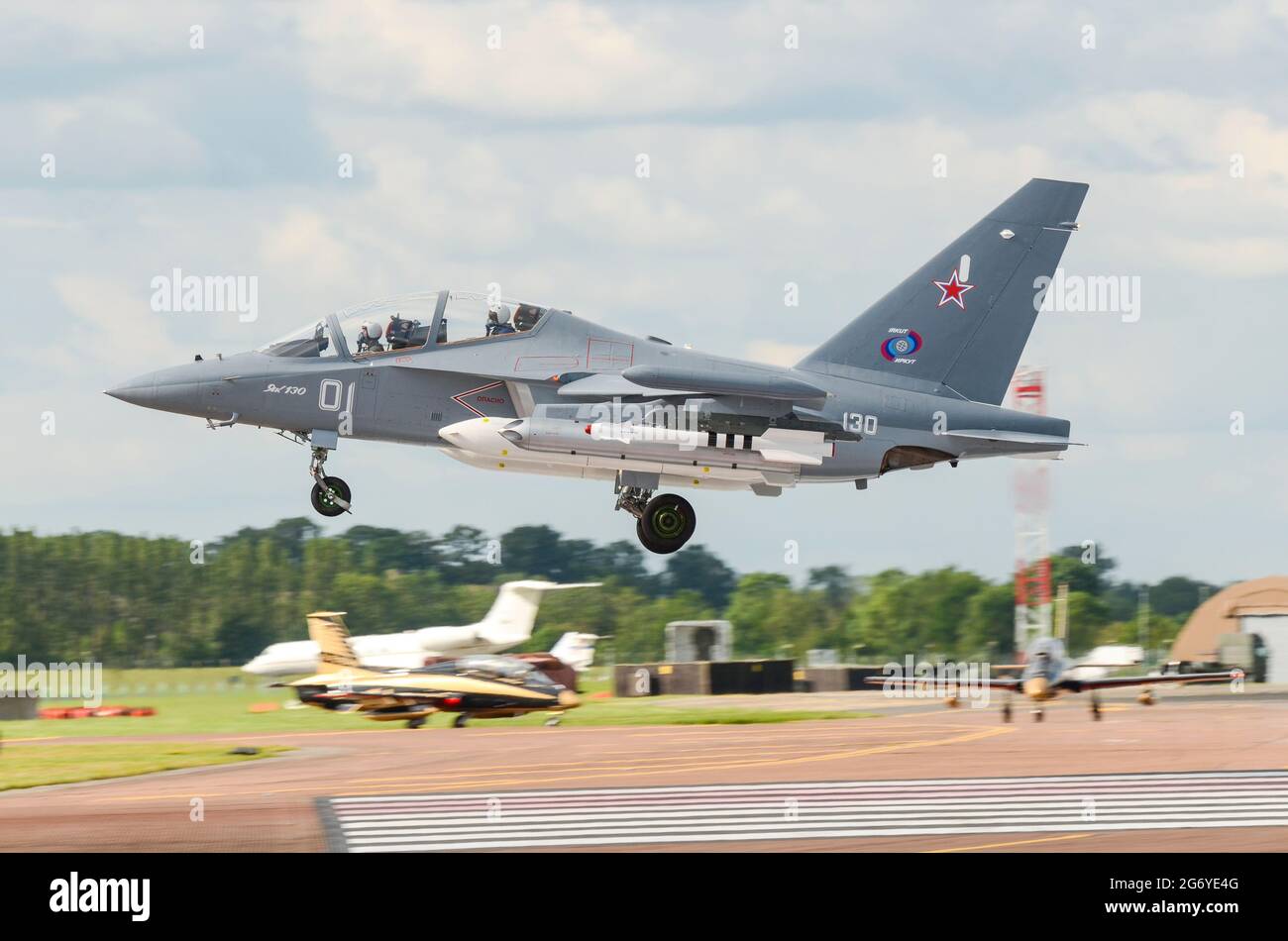 Irkut Corporation Yakovlev Yak 130 Advanced Jet Trainer Flugzeug für die russische Luftwaffe, Landung auf Royal International Air Tattoo 2012. Heraufstufen Stockfoto