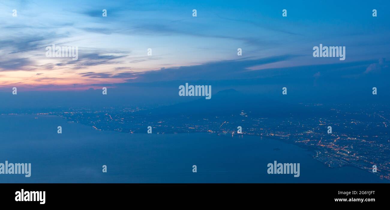 Ein Bild vom Vesuv und dem Golf von Neapel. Stockfoto