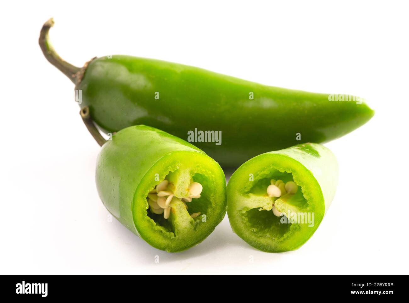 Frische Jalapeno isoliert auf weißem Hintergrund Stockfoto