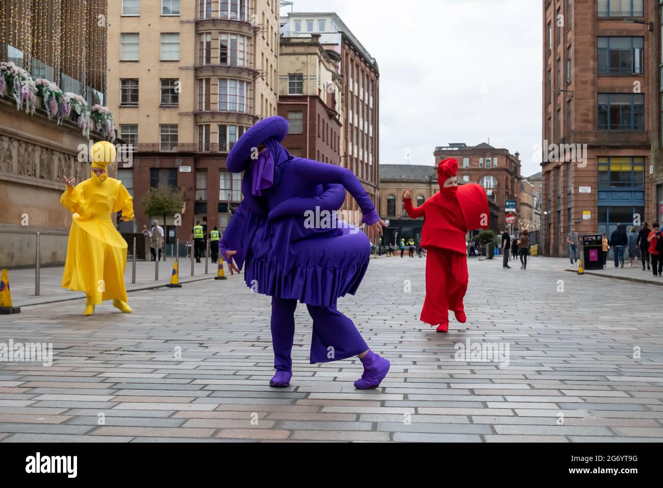 Glasgow, Schottland, Großbritannien. Juli 2021. Aufführung während des Merchant City Festivals. Kredit: Skully/Alamy Live Nachrichten Stockfoto