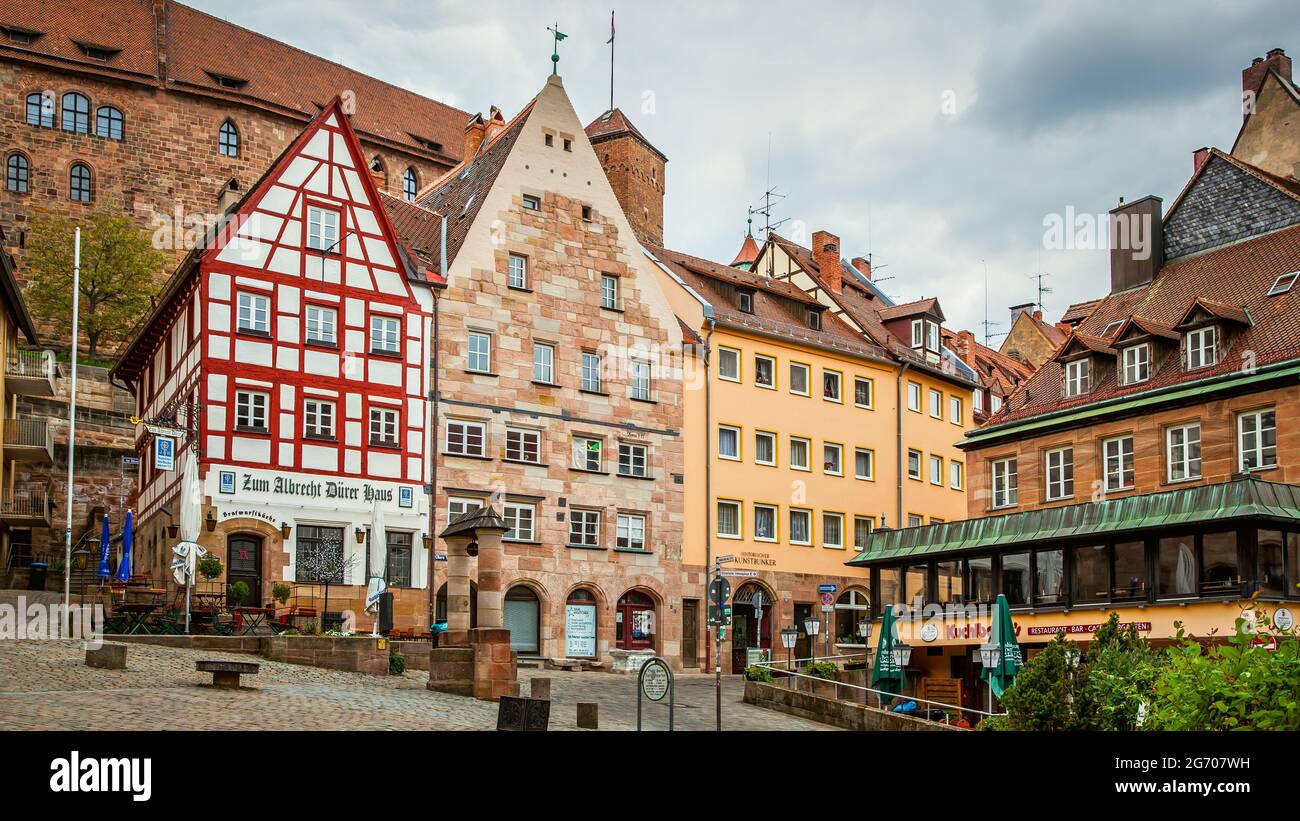 Nürnberg, Deutschland - 17. Mai 2016: Straße mit bunten Häusern in Nürnberg Stockfoto