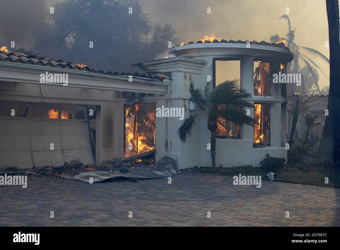 Zerstörtes Haus während des Feuers in Witch Creek in der Nähe von San Diego, Kalifornien Stockfoto